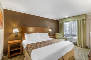 Standard Room, 1 Queen Bed, Non Smoking, Refrigerator & Microwave | Tempur-Pedic beds, desk, blackout drapes, soundproofing - SureStay by Best Western Lakeview (Lakeview)