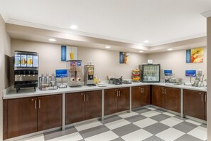 Free daily buffet breakfast - SureStay by Best Western Lakeview (Lakeview)
