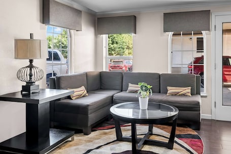 Lobby. Best Western Skyline Motor Lodge