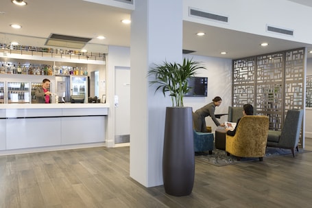 Bar (on property). Copthorne Hotel Palmerston North