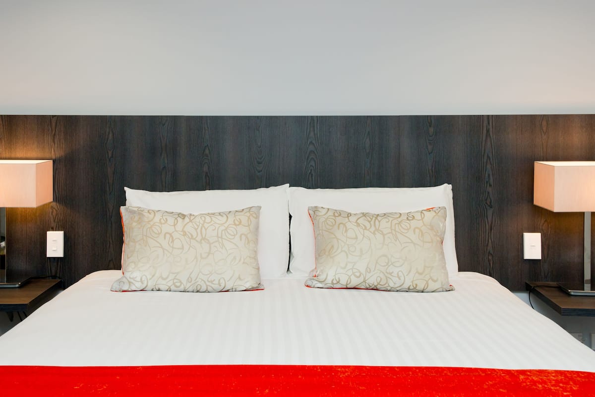 1 bedroom, in-room safe, desk, iron/ironing board