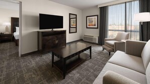 Deluxe Suite, 1 King Bed, Non Smoking | Desk, laptop workspace, blackout drapes, iron/ironing board - Wyndham Sacramento (Sacramento)