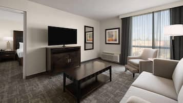Deluxe-Suite, 1 King-Bett, Nichtraucher | Schreibtisch, laptopgeeigneter Arbeitsplatz, Verdunkelungsvorhänge