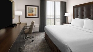 Junior Suite, 1 King Bed, Non Smoking | Desk, laptop workspace, blackout drapes, iron/ironing board - Wyndham Sacramento (Sacramento)