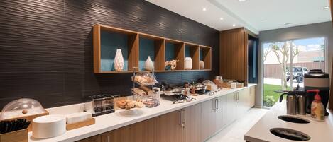 Petit déjeuner buffet compris tous les jours