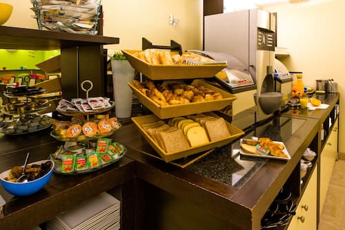 Free daily breakfast