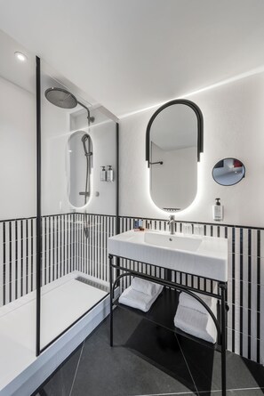 Shower, rainfall showerhead, eco-friendly toiletries, hair dryer
