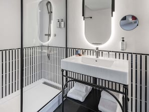 In-room safe, desk, laptop workspace, soundproofing