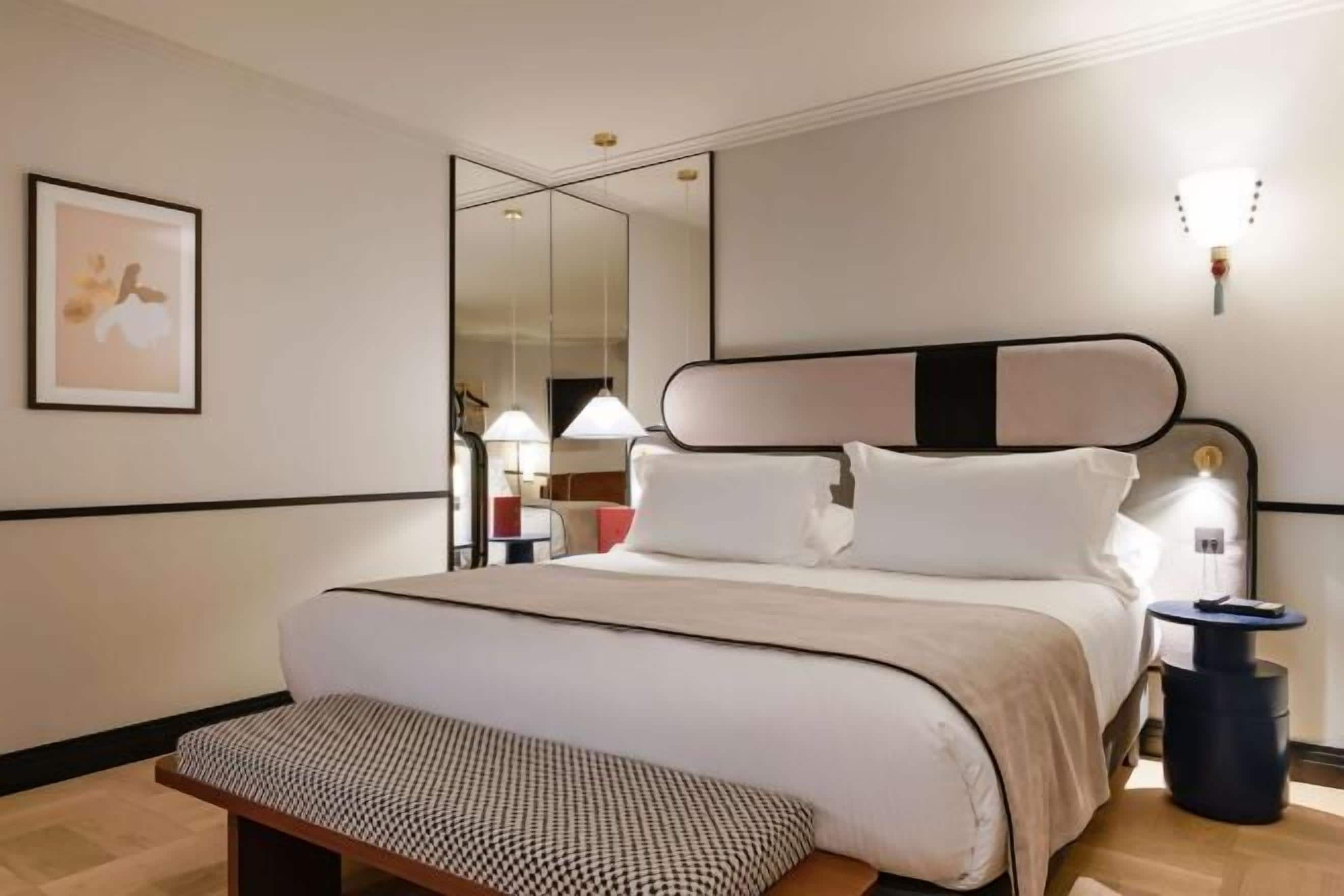 In-room safe, desk, laptop workspace, soundproofing