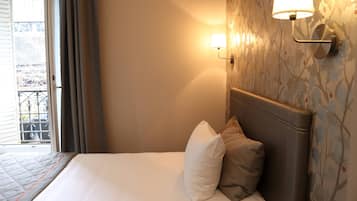Single Room | Desk, iron/ironing board, free cots/infant beds, free WiFi