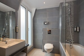 Comfort Room | Desk, iron/ironing board, free cribs/infant beds, free WiFi - Timhotel Paris Gare Montparnasse (Paris)