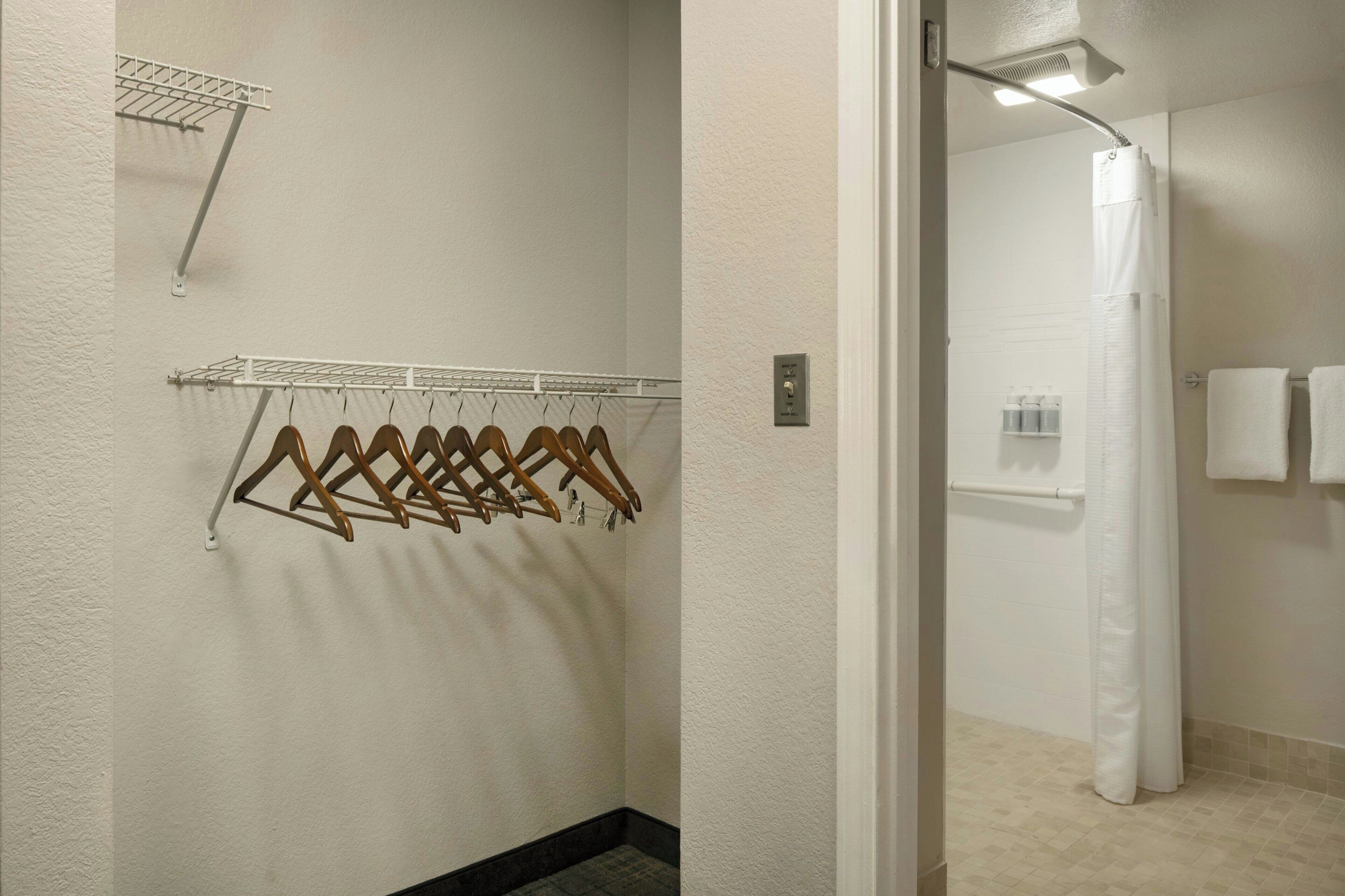 1 bedroom, desk, iron/ironing board, free cots/infant beds