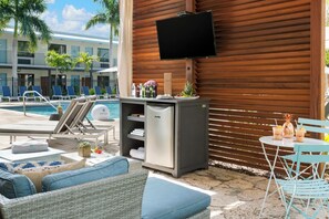 Poolside bar