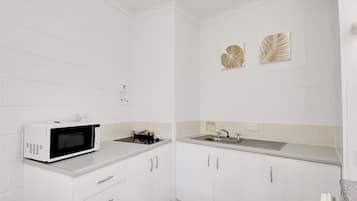 One Bedroom Apartment | Private kitchenette