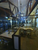 Regional cuisine, alfresco dining 