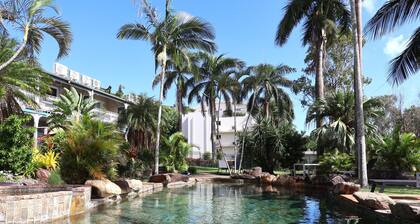 Colonial Palms Motor Inn