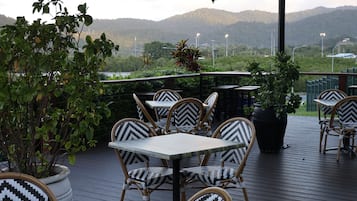 Culinária regional, restaurante ao ar livre