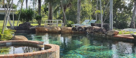 Outdoor spa tub