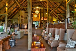 Lobby lounge