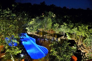 Outdoor pool - Victoria Falls Safari Club (Victoria Falls)