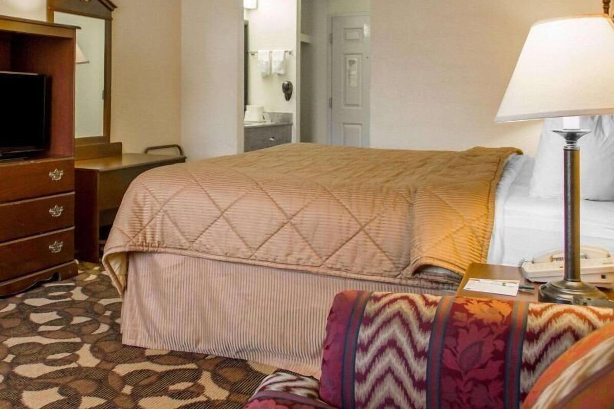 Roupas de cama premium, camas com colchões pillow-top, escrivaninha