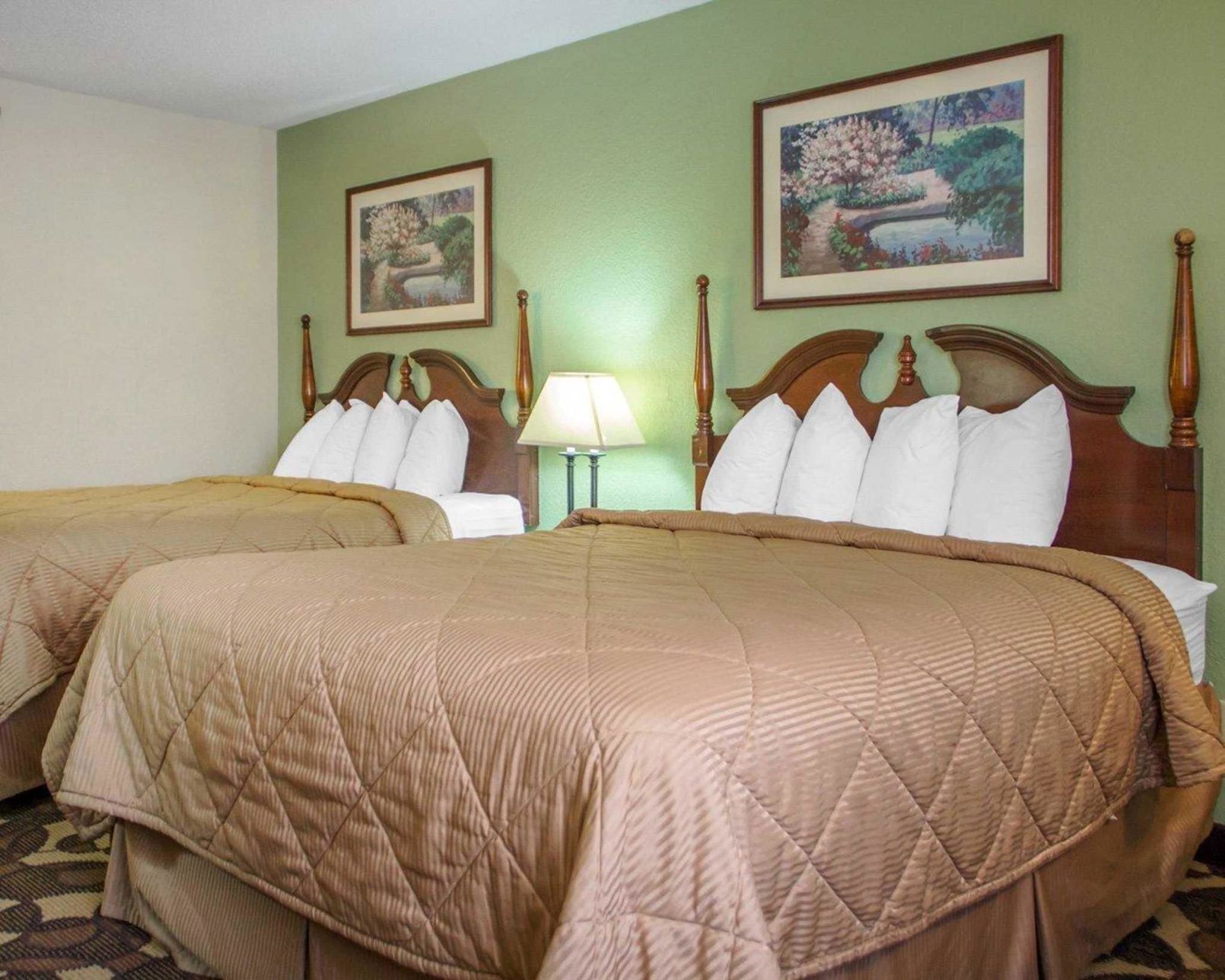 Premium bedding, pillowtop beds, desk, iron/ironing board