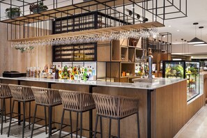 3 barer/lounger, cocktailbar og takterrassebar