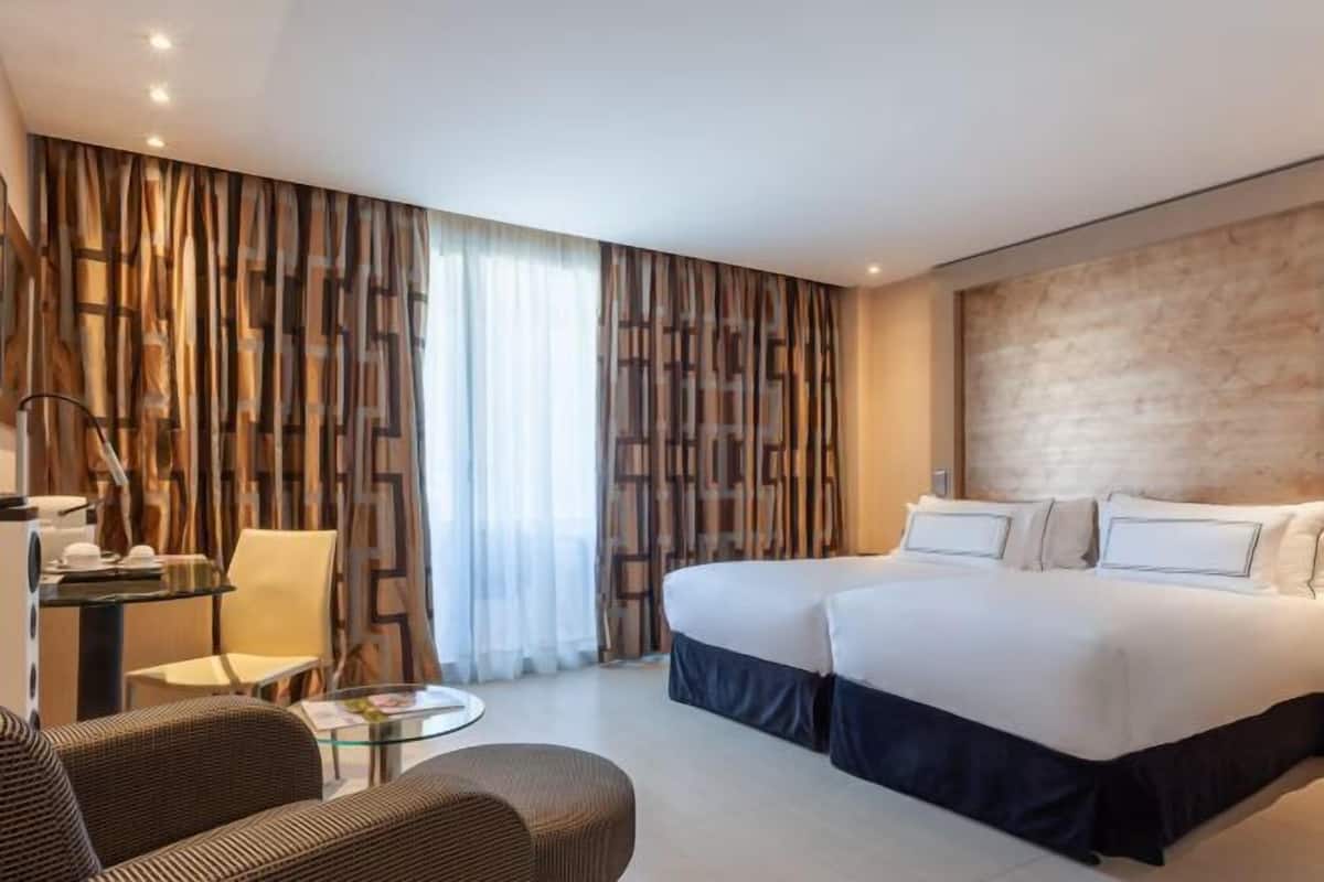 1 bedroom, premium bedding, minibar, in-room safe