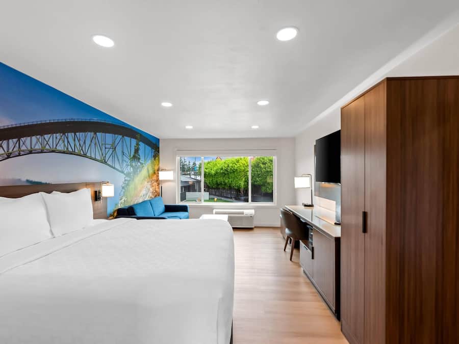 In-room safe, desk, laptop workspace, iron/ironing board