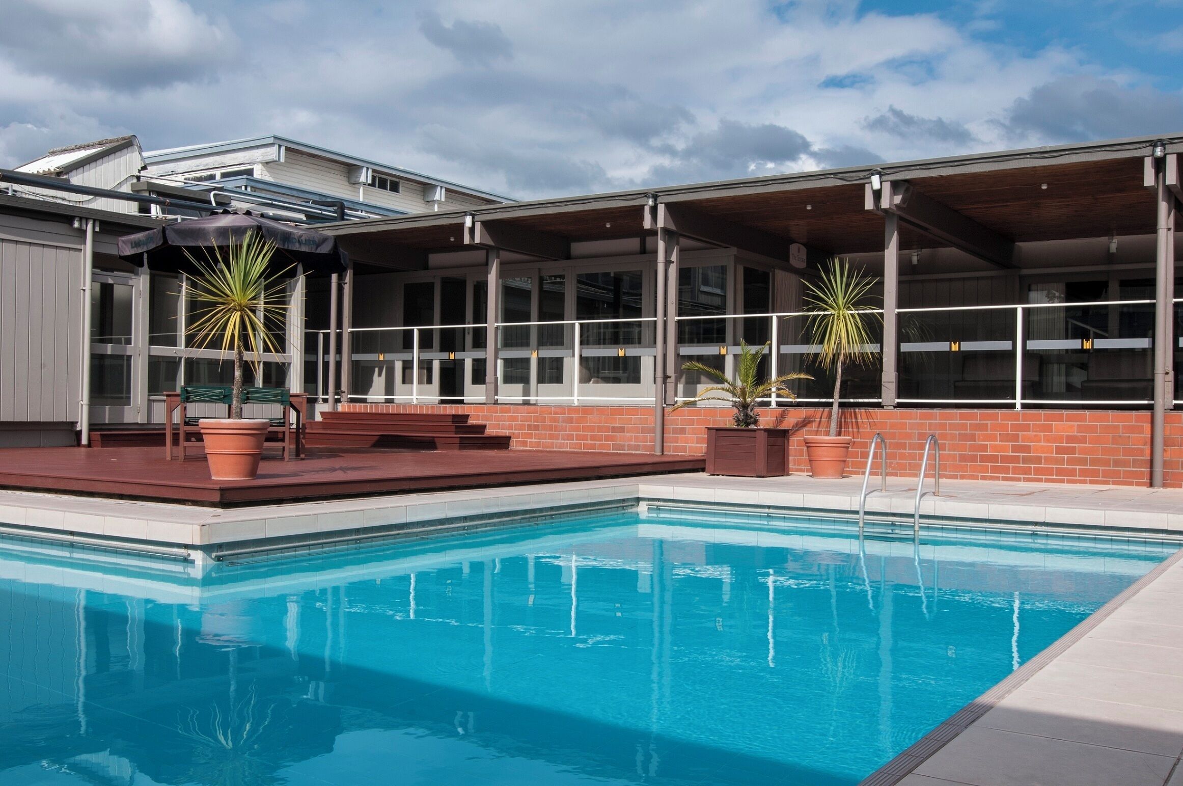 Kolam renang terbuka 