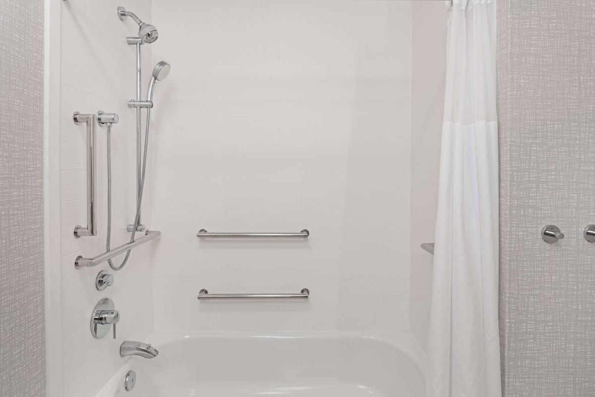 Ducha del cuarto de baño