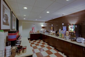 Tägliches inbegriffenes kontinentales Frühstück