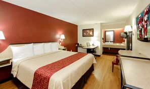 Quarto superior, 1 cama King (Smoke Free) | Escrivaninha, cortinas blackout, ferros/tábuas de passar roupa