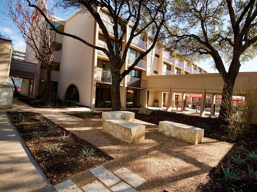 Ramada by Wyndham Austin South