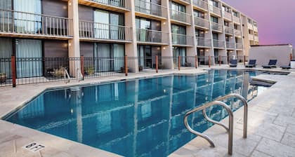 Ramada by Wyndham Austin South