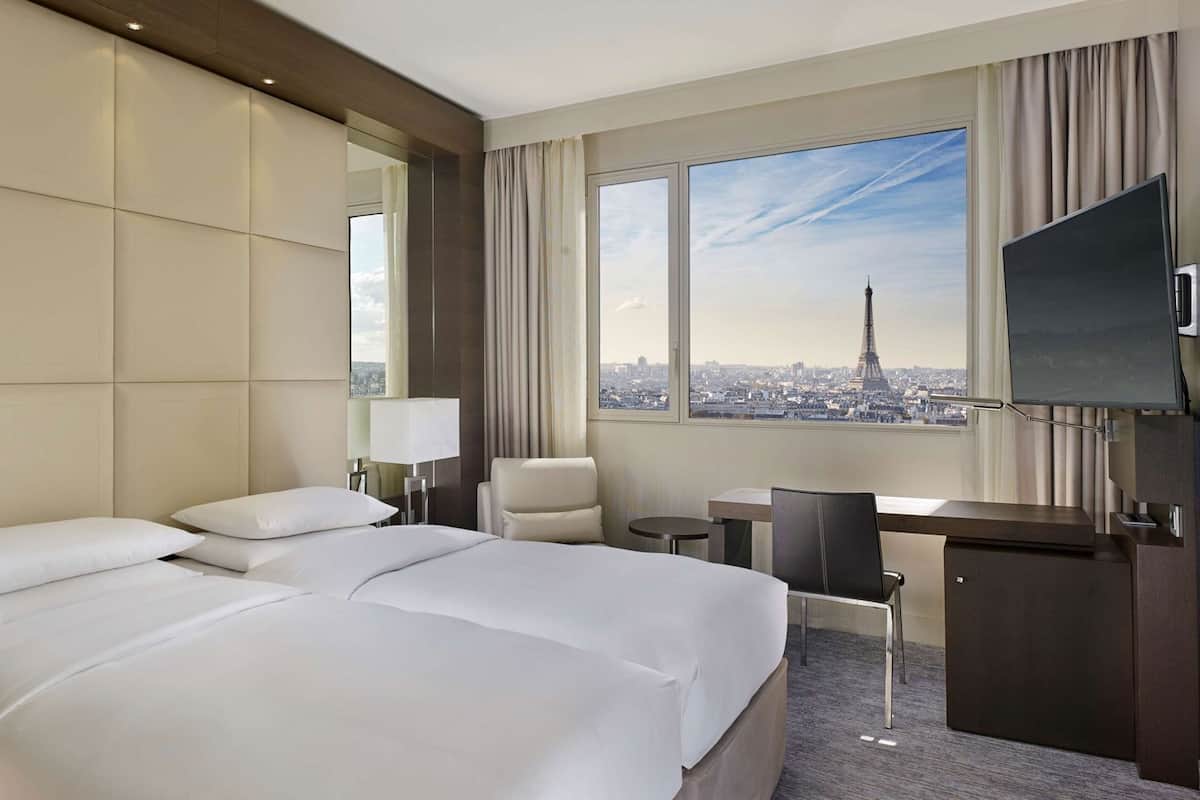 Premium bedding, in-room safe, desk, blackout curtains