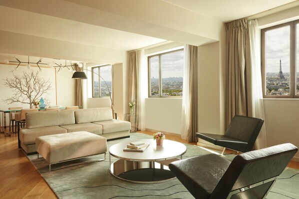 Svit Presidential | Sängtillbehör av högsta kvalitet och värdeförvaringsskåp på rummet