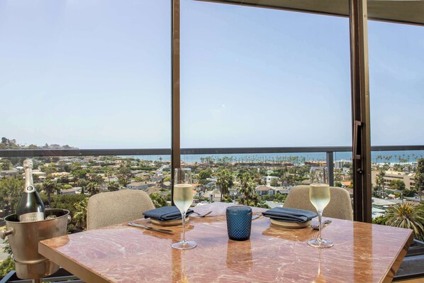 Breakfast, lunch, dinner served; ocean views
