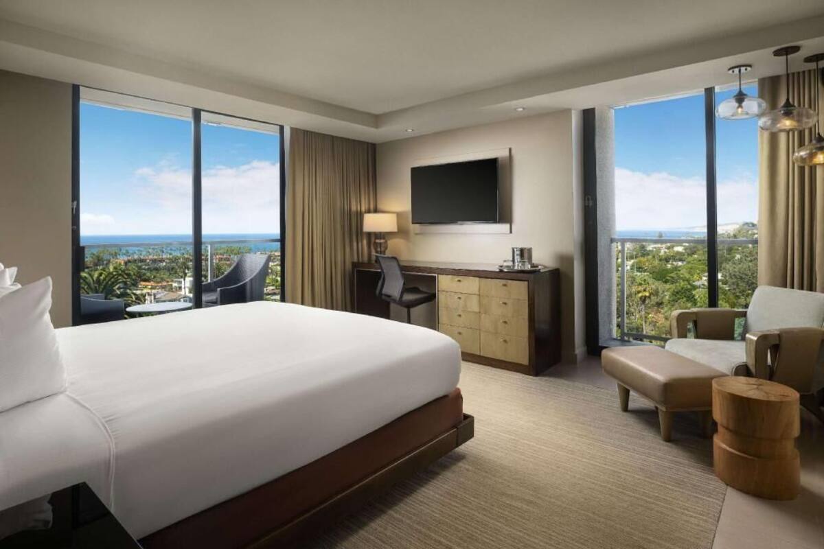 In-room safe, desk, laptop workspace, blackout drapes