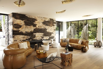 Reception area at Hotel La Jolla, Curio Collection by Hilton