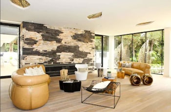 Reception area at Hotel La Jolla, Curio Collection by Hilton