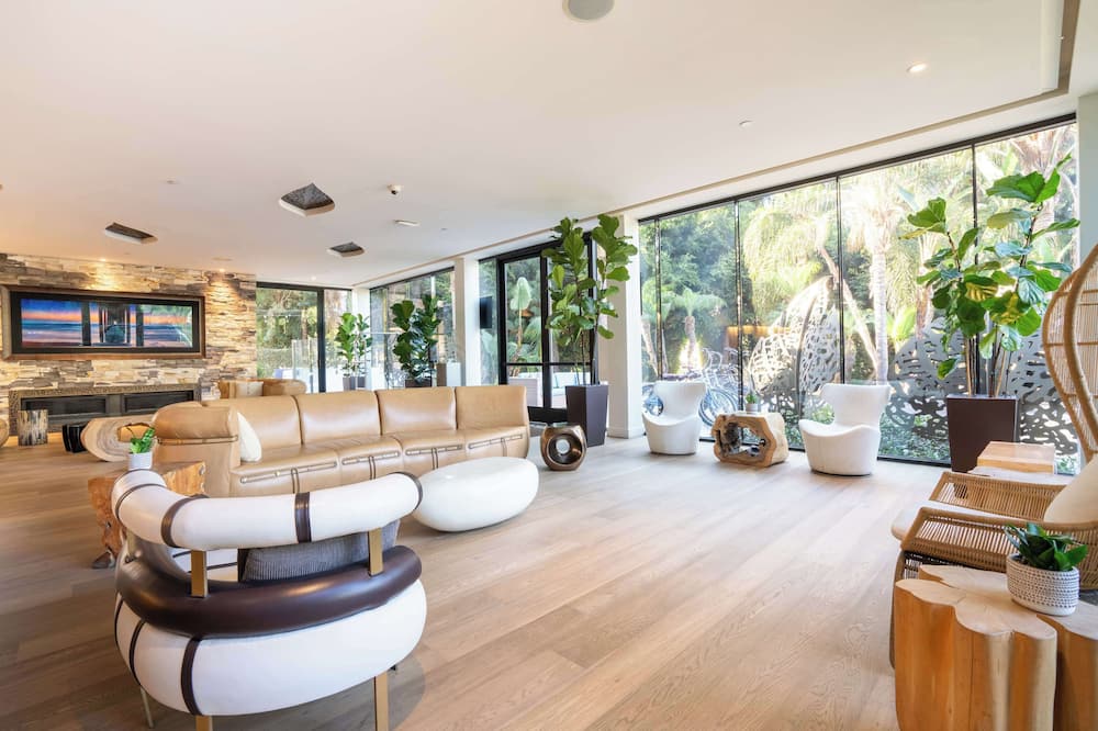 Hotel La Jolla, Curio Collection by Hilton