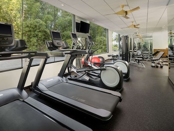 Fitness center at Hotel La Jolla, Curio Collection by Hilton