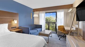 Chambre Standard, 1 trÚs grand lit, vue piscine (Walk-In Shower) | Literie de qualité supérieure, surmatelas