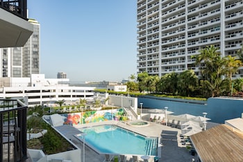 Hotel room view looking out at Miami Marriott Biscayne Bay