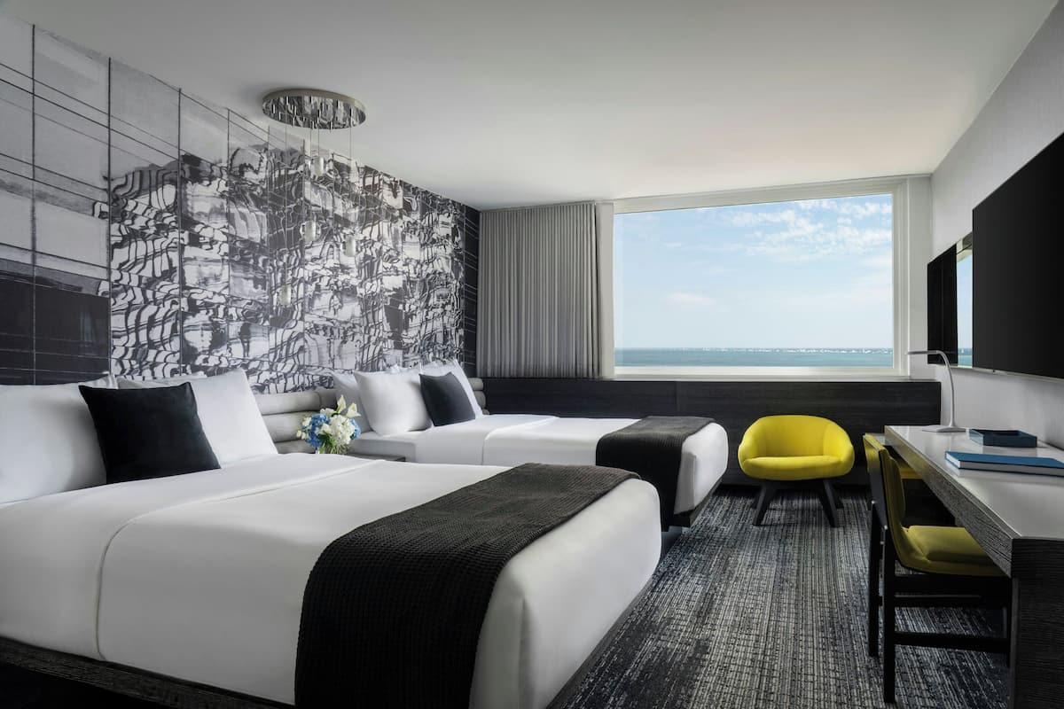 أغطية فراش متميزة وألحفة محشوة بالريش وأسرّة بطبقة علوية مريحة