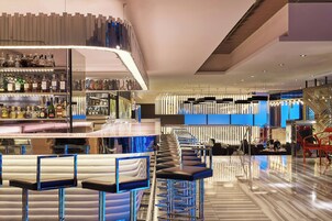 酒吧（店内）