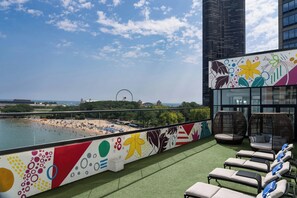 Indoor pool - The Wade (Chicago)