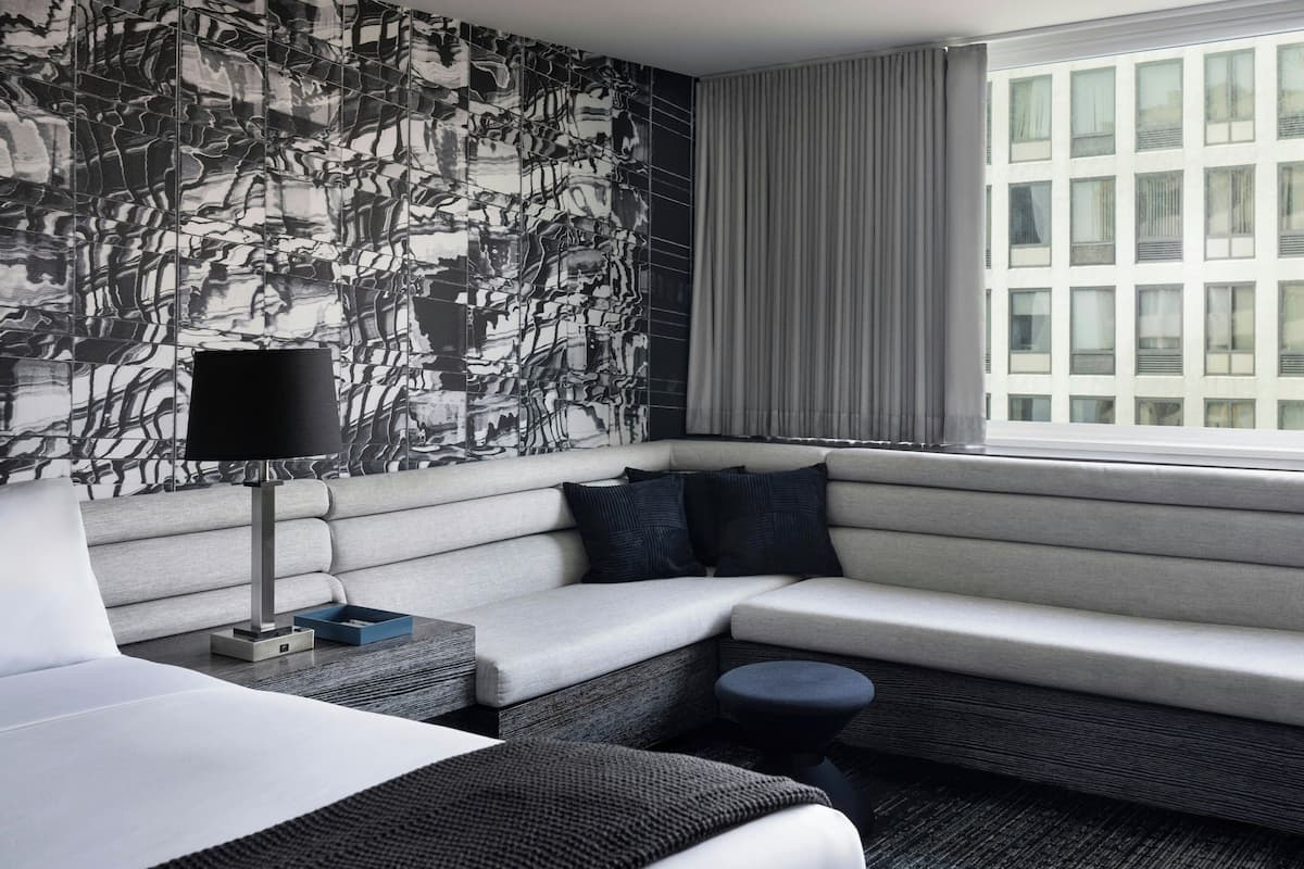 أغطية فراش متميزة وألحفة محشوة بالريش وأسرّة بطبقة علوية مريحة