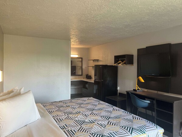 ستائر تعتيم ومكواة/لوح كي وواي فاي مجانًا وملاءات أسرّة